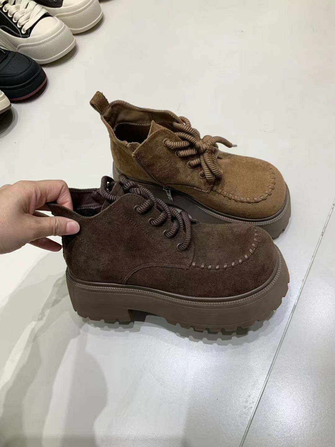 圆头系带百搭马丁靴661-11款  wt