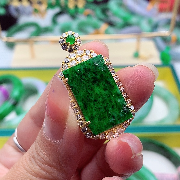 翡翠颈饰银S925镶嵌翡翠