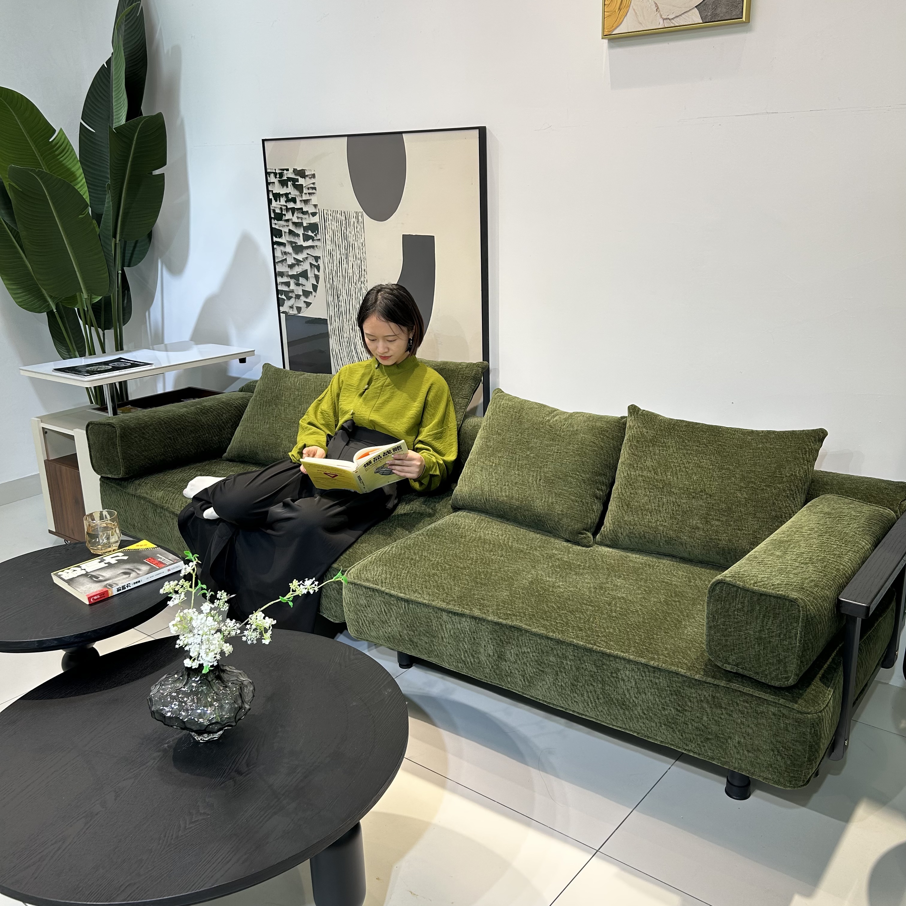 新款可拆洗沙发奶油风布艺客厅直排轻奢钢木沙发意式简约小户型