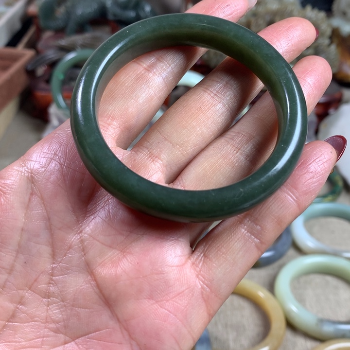 和田玉（糖玉）未镶嵌手镯