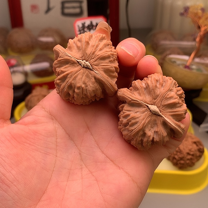 吊坠文玩核桃你****。三角白40全品白茬麻核桃