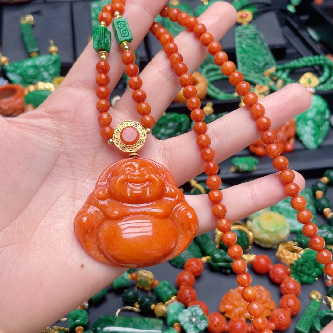 b***。翡翠合金颈饰翡翠