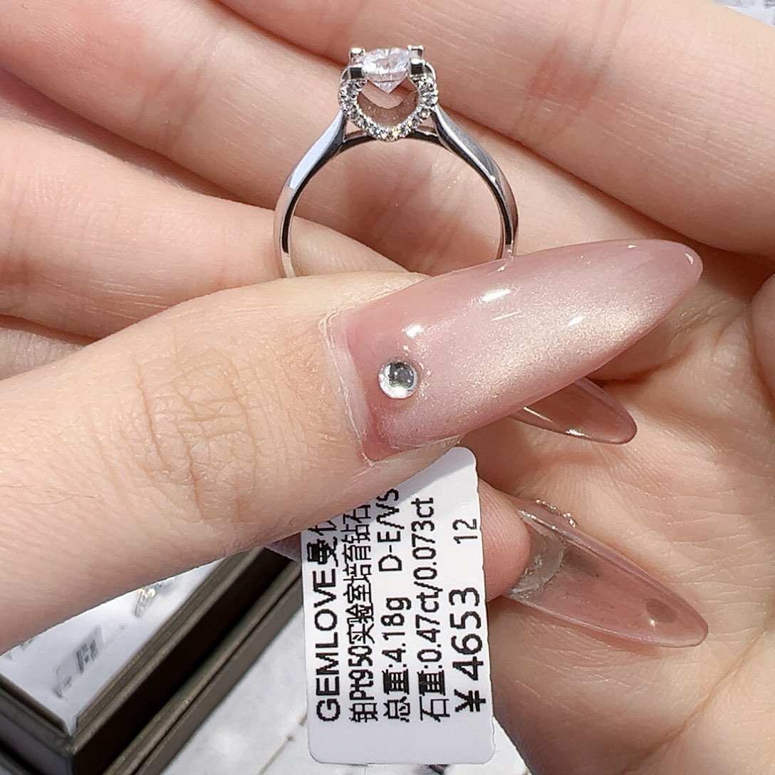 实验室培育钻石铂Pt950镶嵌0.47ct 12圈