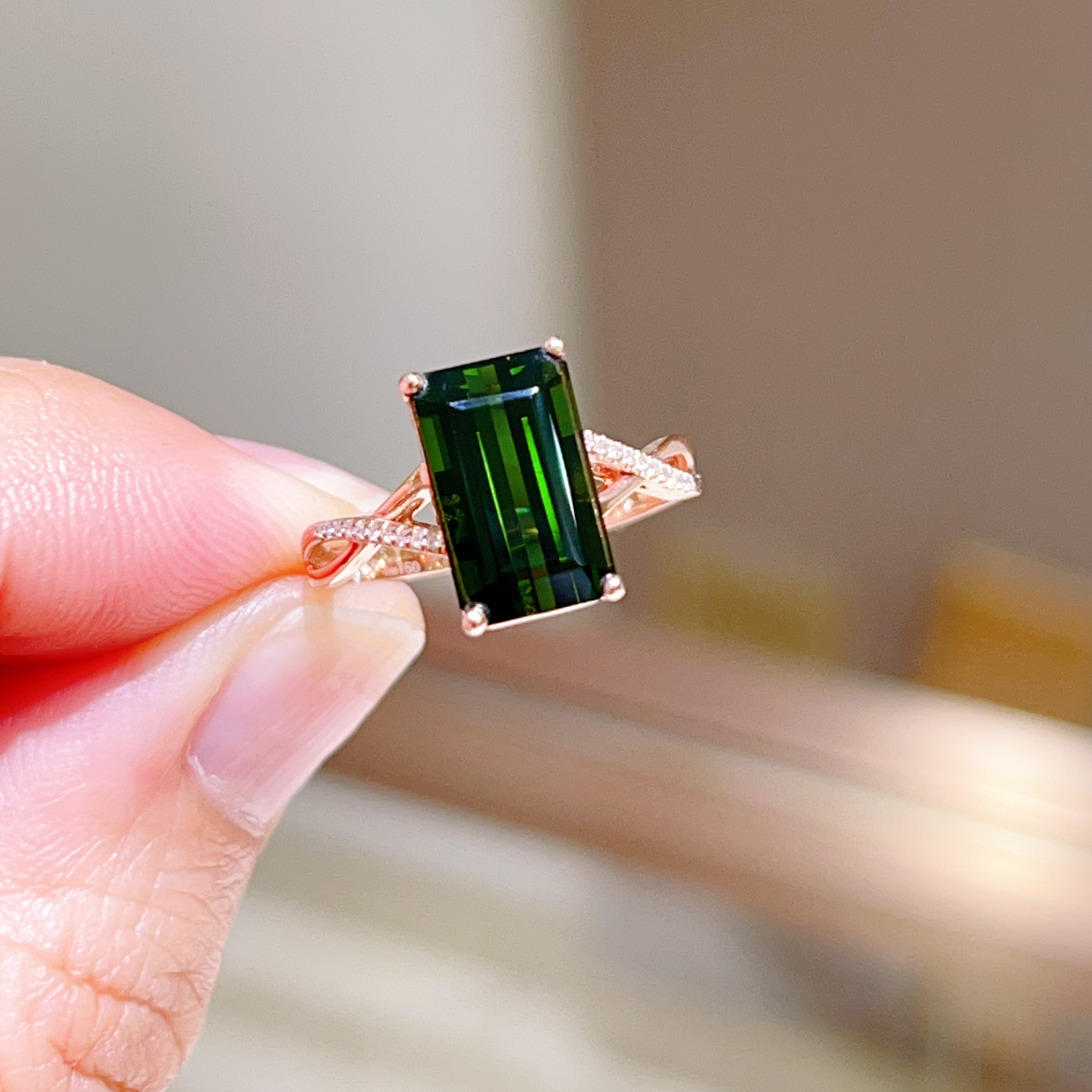 3.45ct 18k玫瑰金镶嵌碧玺戒指