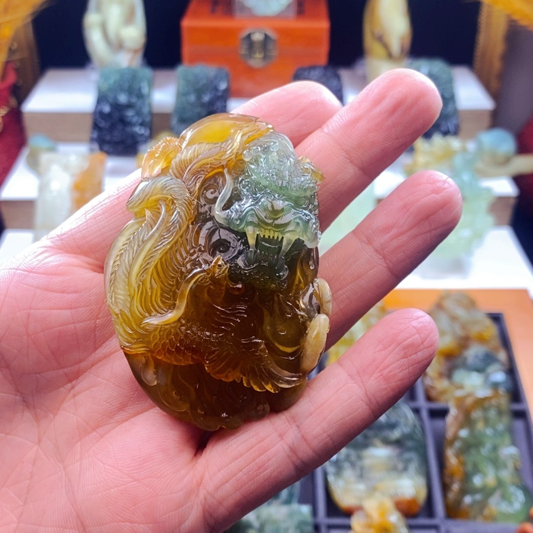 蛇纹石玉未镶嵌颈饰磐*