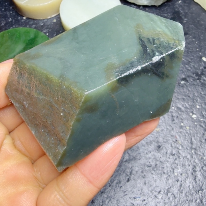 和田玉（糖玉）未镶嵌珠宝奇石