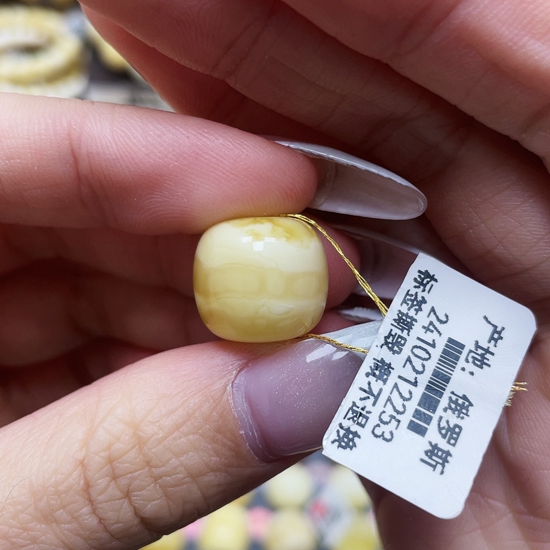 琥珀珠宝奇石未镶嵌15.3*14mm