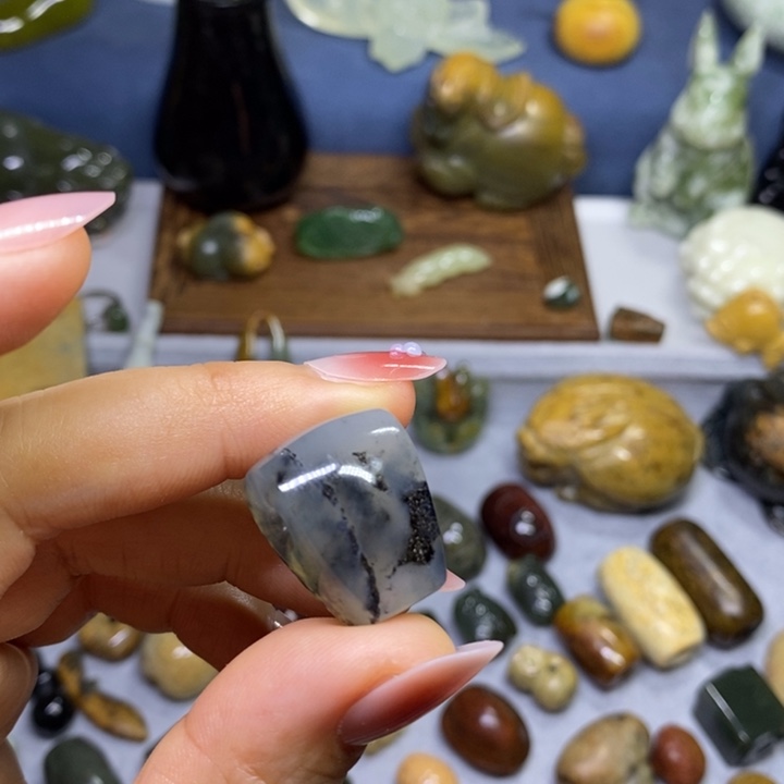 蛇纹石玉未镶嵌岫玉三通1.5