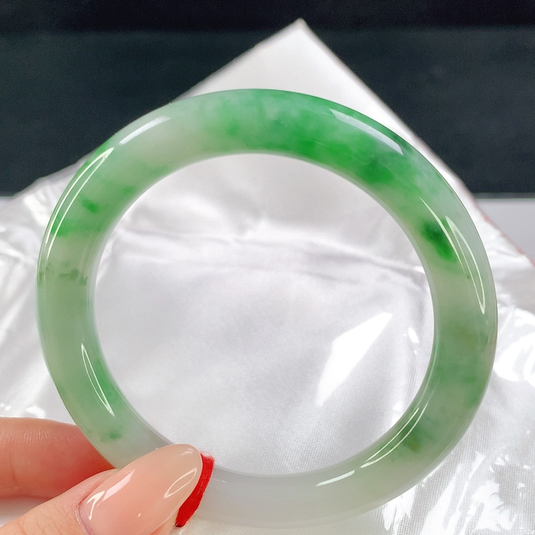 未镶嵌手镯翡翠673