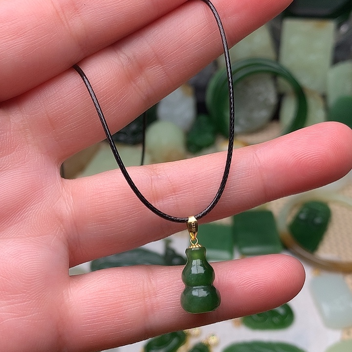 和田玉颈饰未镶嵌窑*妹