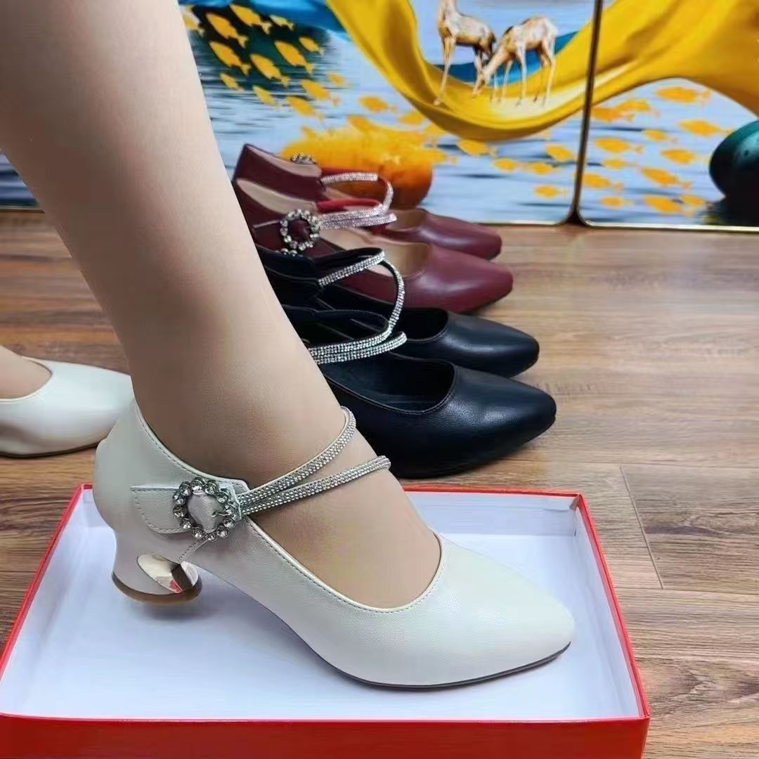 真皮尖头浅口亮钻单鞋女鞋通用中跟舒适百搭时尚软底女士妈妈鞋