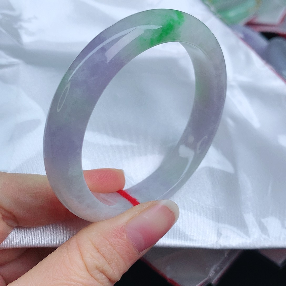 翡翠手镯未镶嵌345xcvvbn