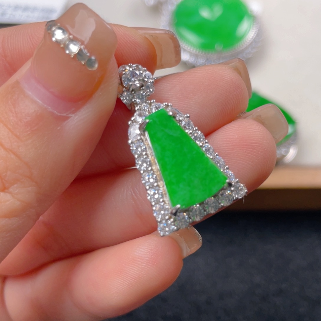 翡翠颈饰银S925镶嵌b j k m m