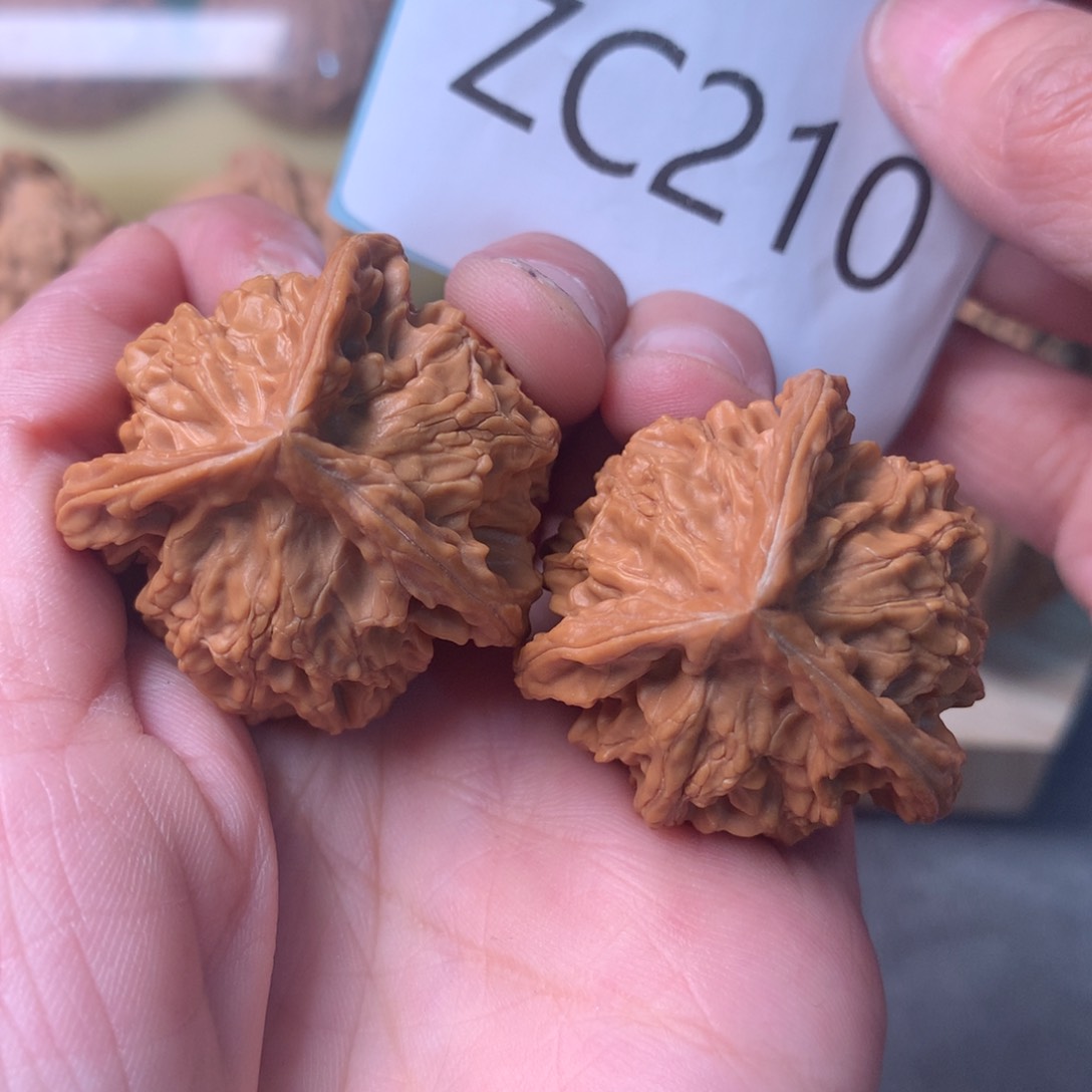 文玩核桃把件盘山正本36