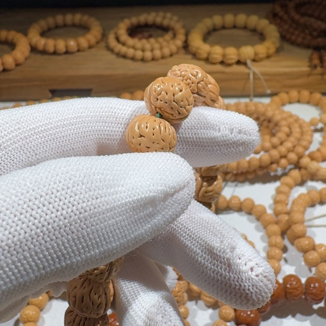 彭***营手串桃核精品桃核