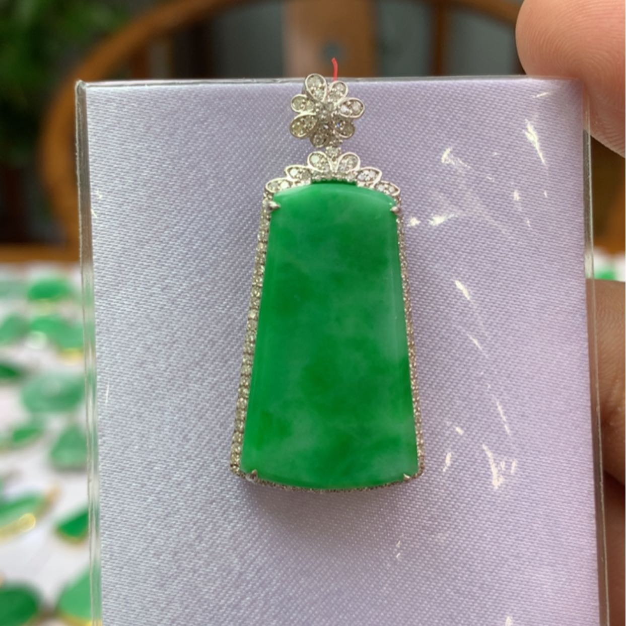 【闪购商品】翡翠颈饰18K金镶嵌翡翠