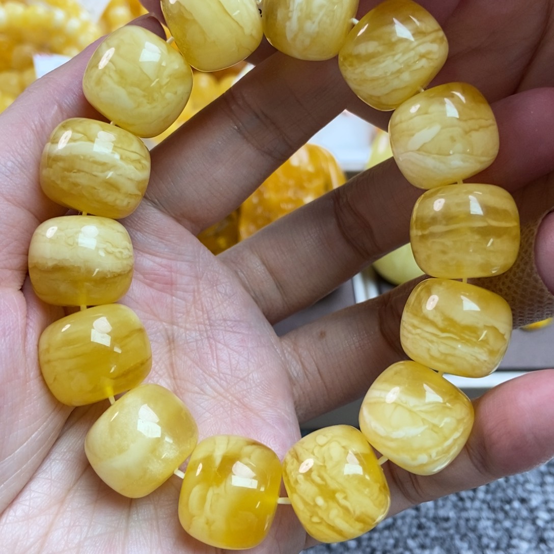 琥珀珠宝奇石未镶嵌