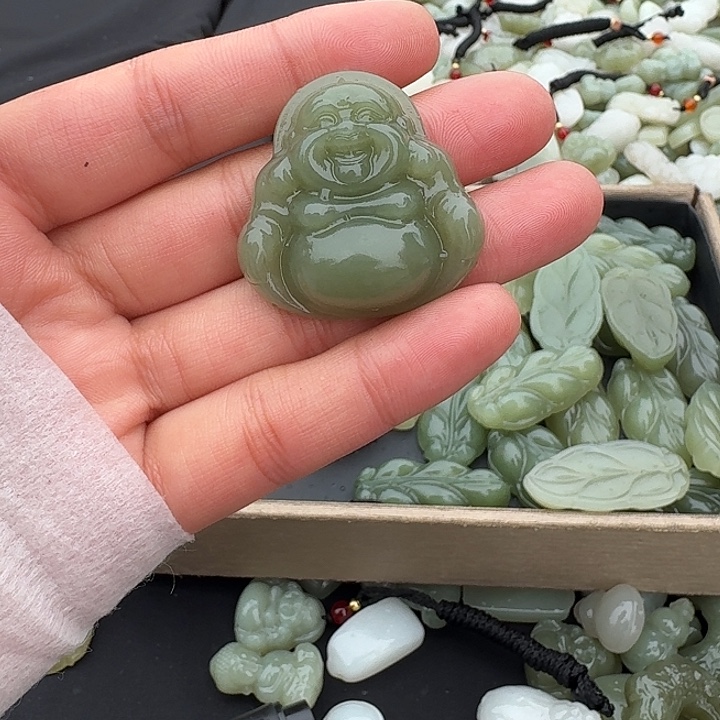 和田玉未镶嵌吊坠(赠链)