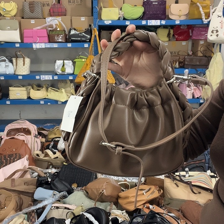 猪剖层皮革305健健康康平平安安