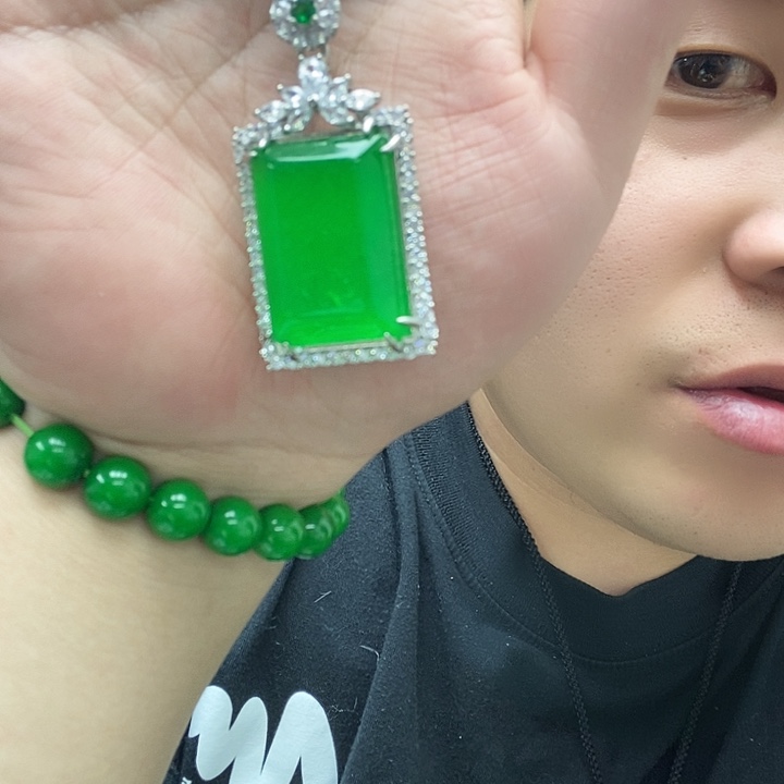 翡翠颈饰14K金镶嵌168无事牌