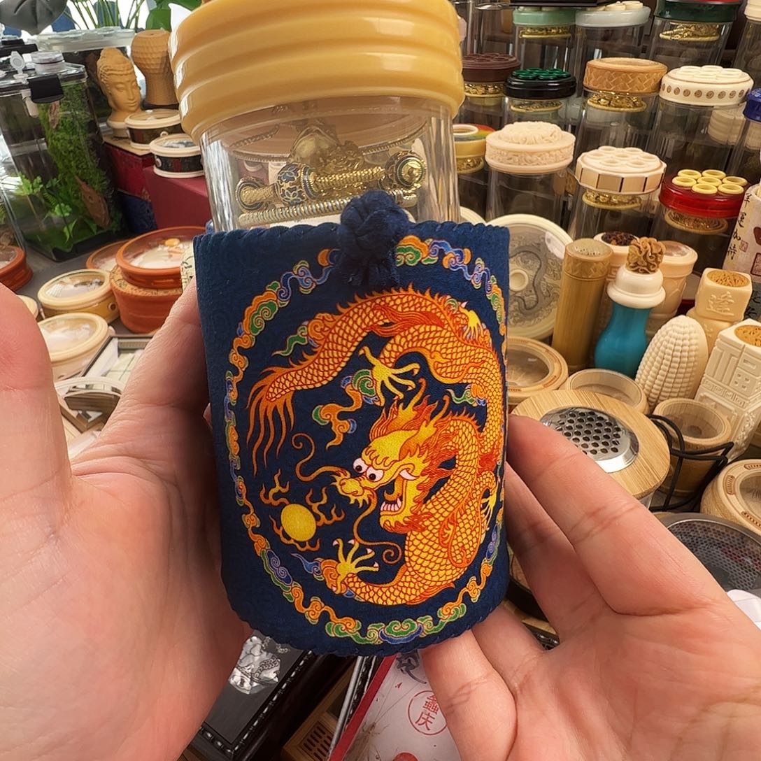 布***ᠳ哈哈哈蝈蝈罐一套➕铁蝈