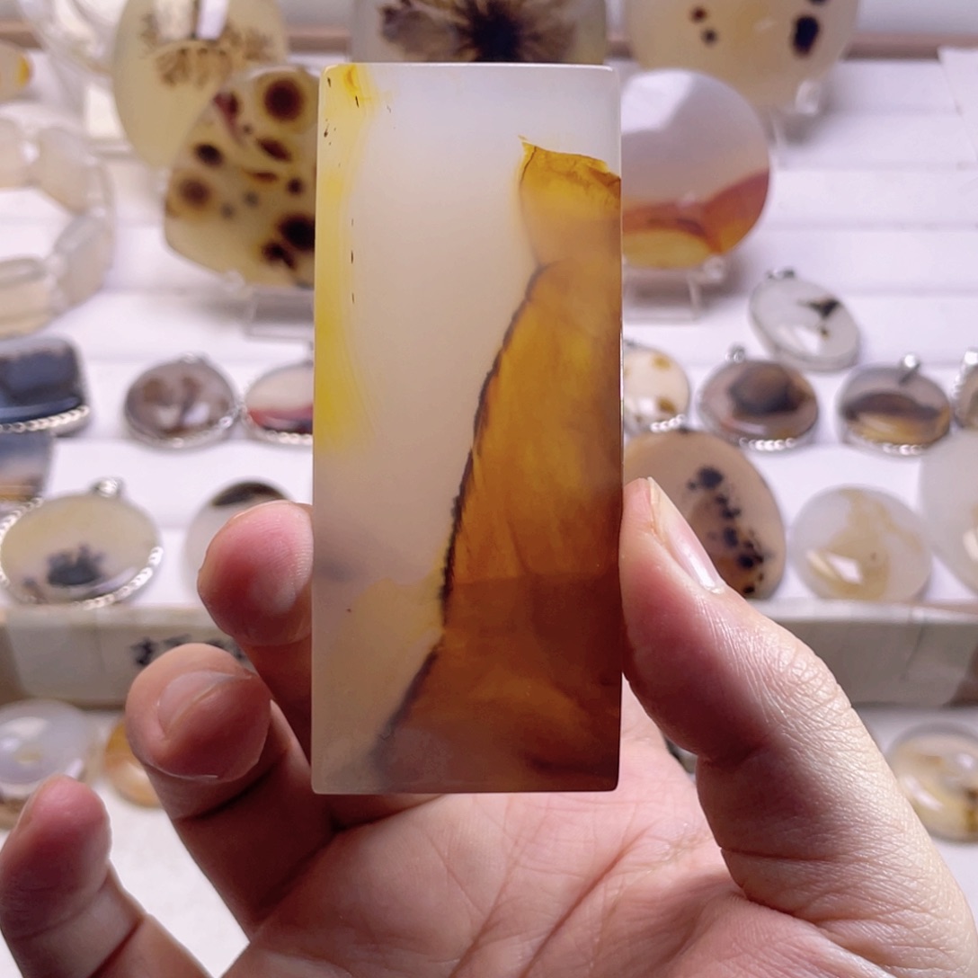 玛瑙/玉髓未镶嵌珠宝奇石