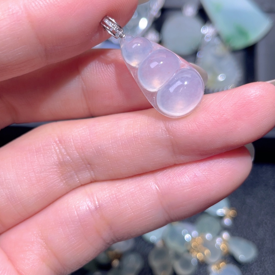 颈饰18K金镶嵌翡翠翡翠