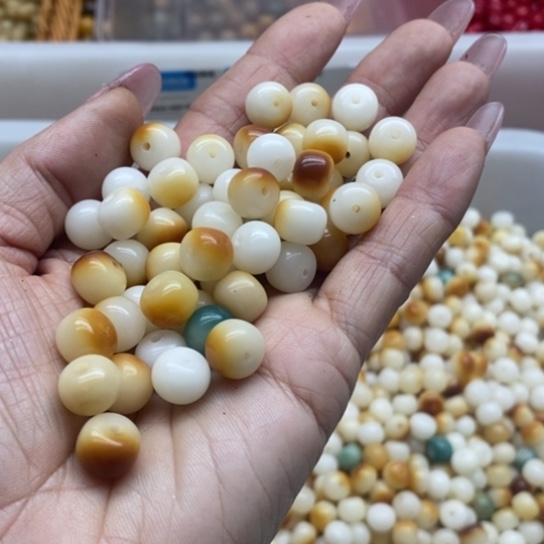 吊坠白玉菩提微瑕10/8炭烤桶100卡灯牌宠100