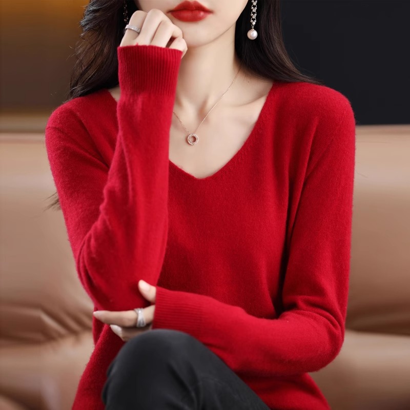 正品羊绒衫女新款韩版秋冬保暖宽松内搭打底衫V领洋气套头毛衣
