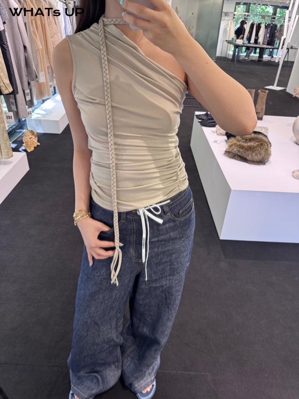 Roderic wong25SS 设计师品牌 斜肩造型背心WHATsUP