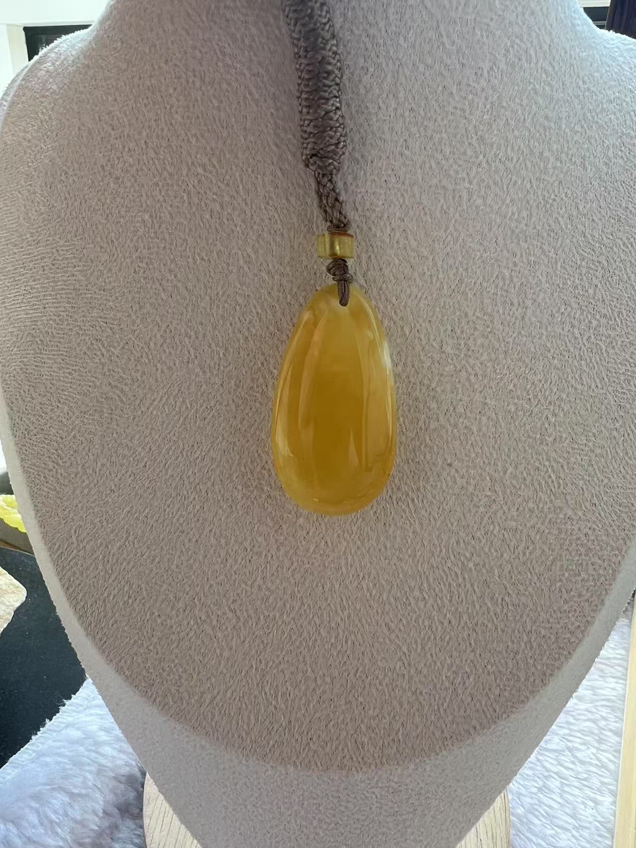 天然原矿蜜蜡水滴吊坠挂件【微杂（花粉）】