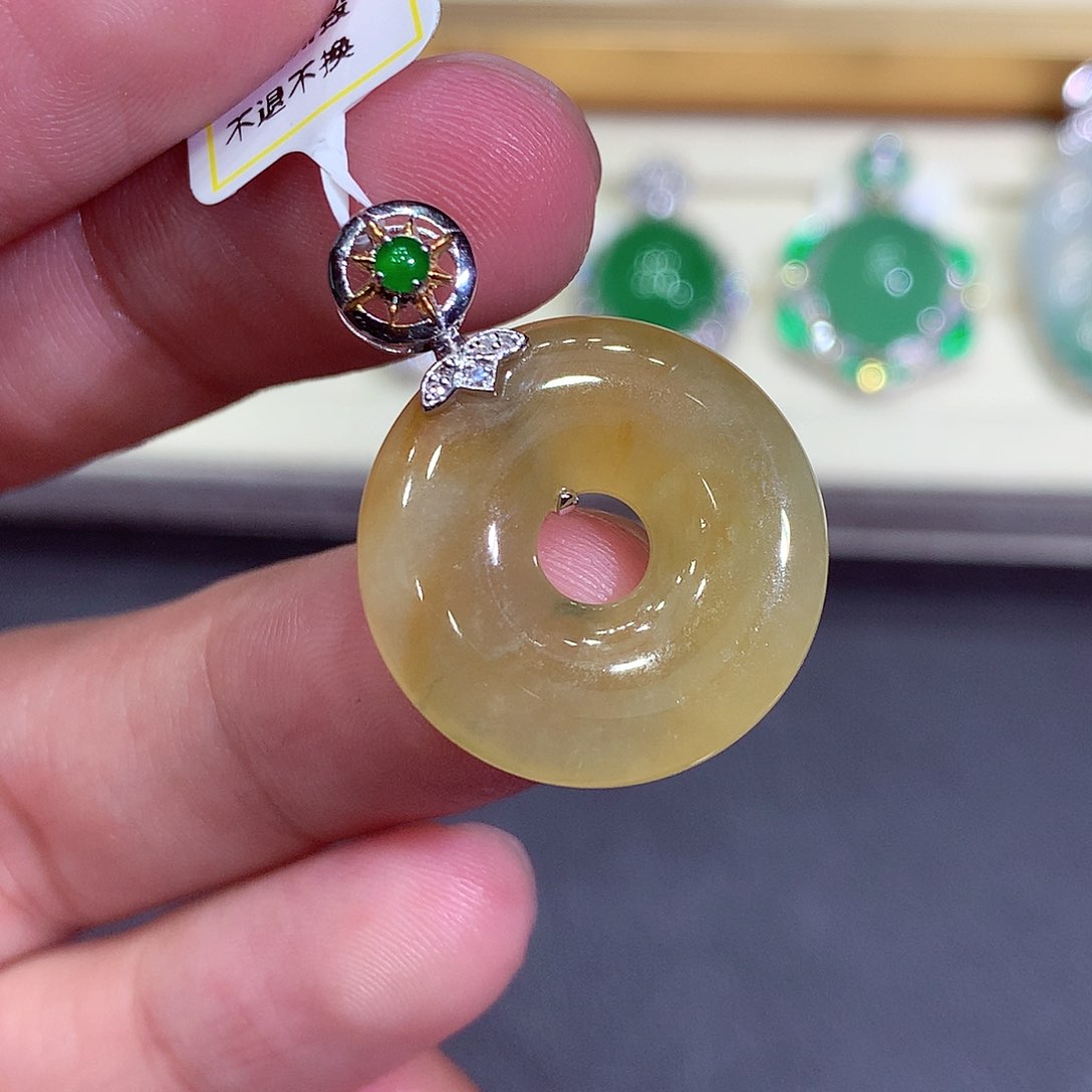 翡翠吊坠(不含链)18K金镶嵌