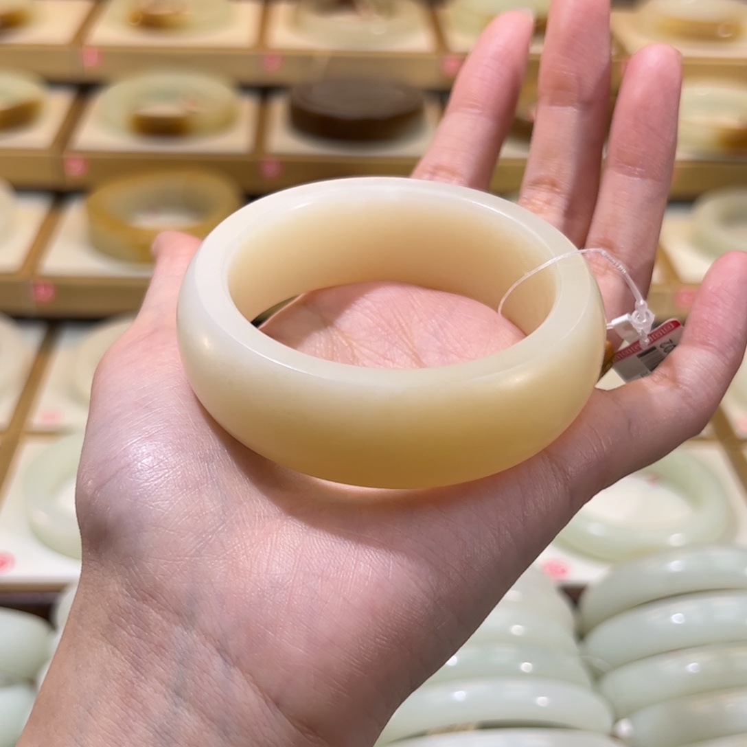 和田玉未镶嵌手镯16