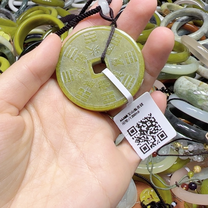 未镶嵌蛇纹石玉手链