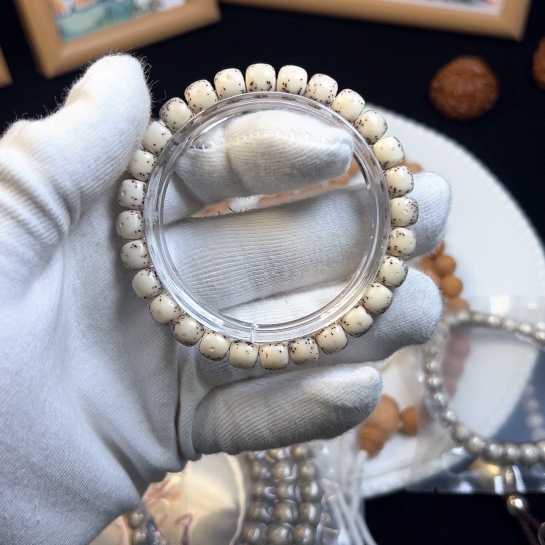 星月菩提手串小****儿星月菩提月留白