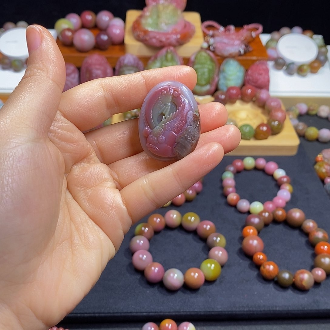 玛瑙/玉髓盐源玛瑙大漏大炸未镶嵌石包玉苏工双鱼雕刻