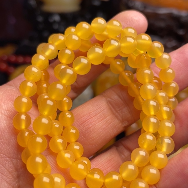 未镶嵌石英质玉（黄龙玉）颈饰