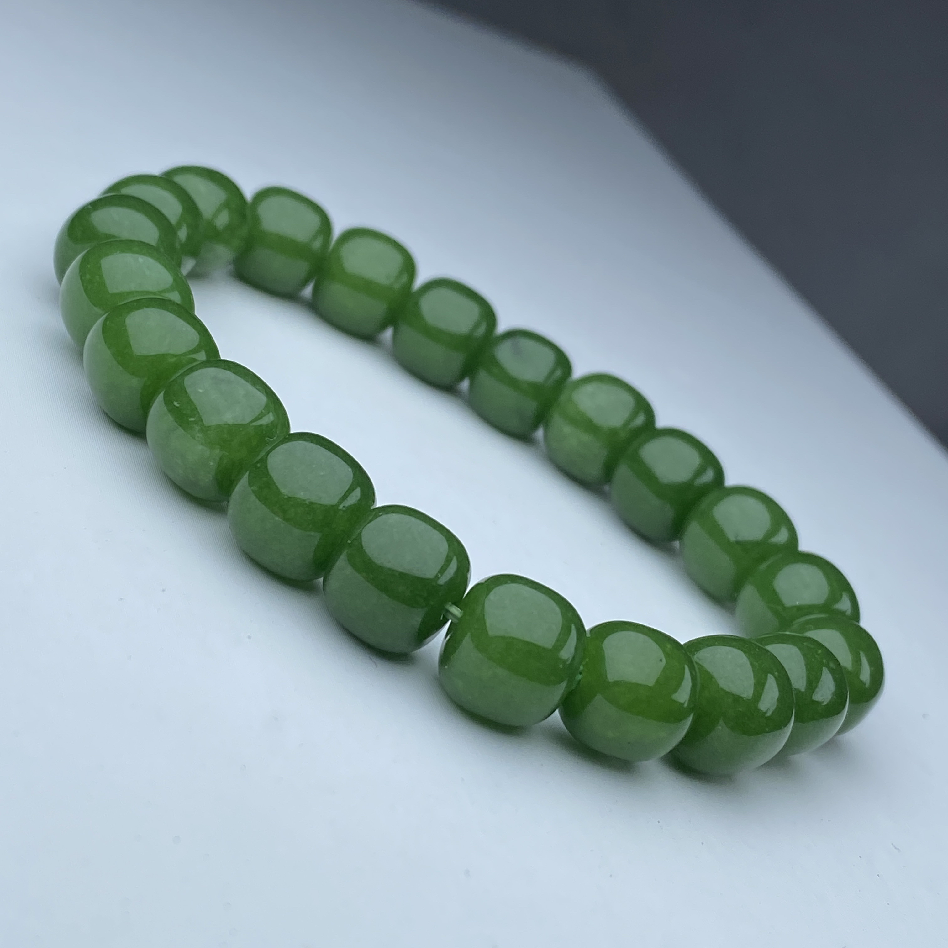 过年26672号精品高货菠菜绿老型珠手串10mm多样性发一件