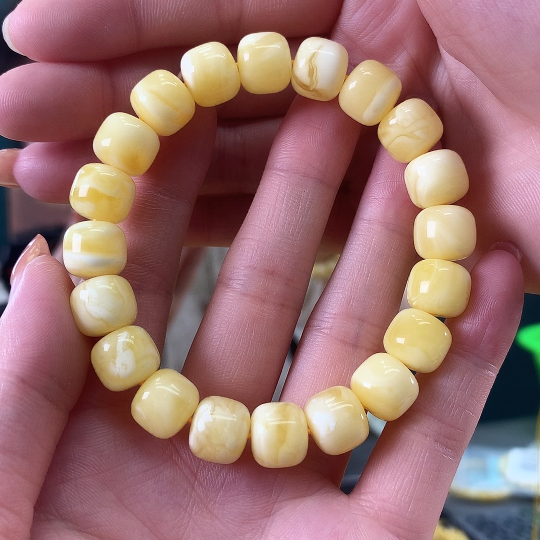 未镶嵌琥珀珠宝奇石