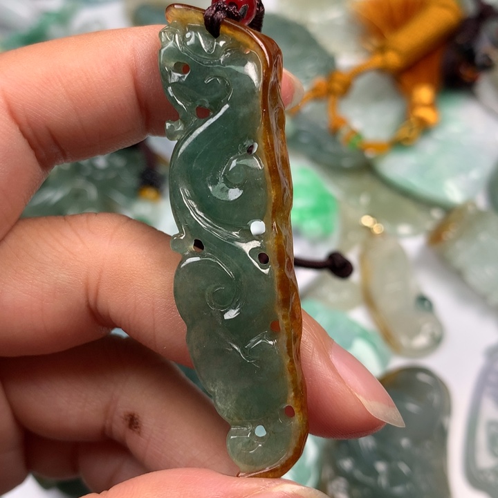 翡翠未镶嵌颈饰翡翠