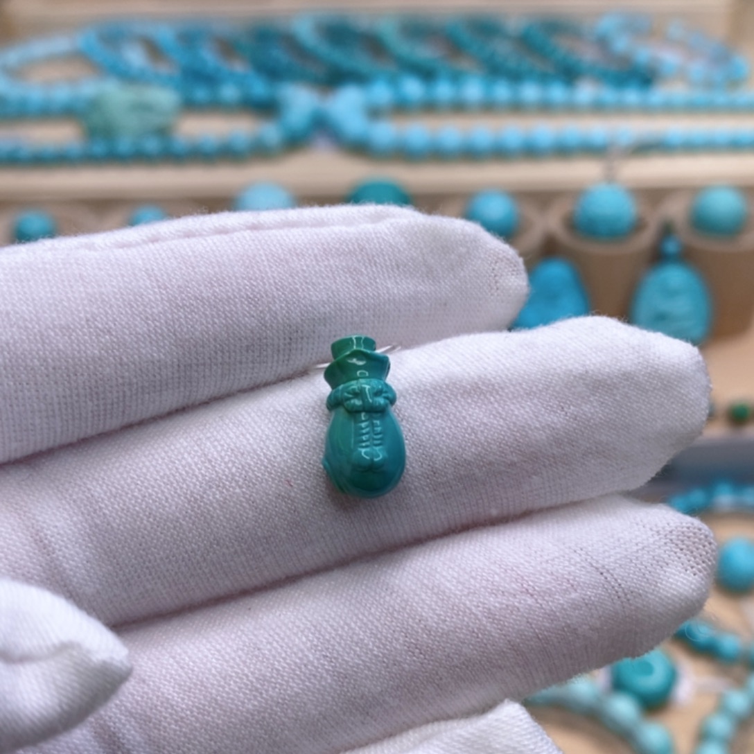 绿松石未镶嵌珠宝奇石