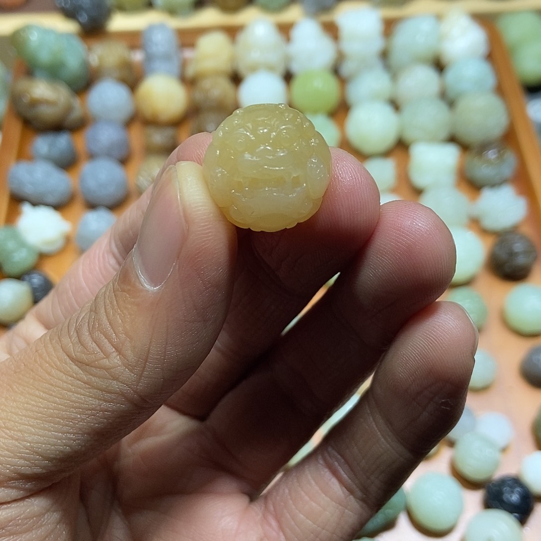 暖***G和田玉未镶嵌颈饰定制