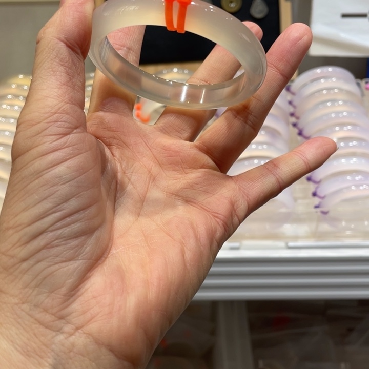 煎***妮玛瑙/玉髓未镶嵌手镯@定向香槟金@【56+】