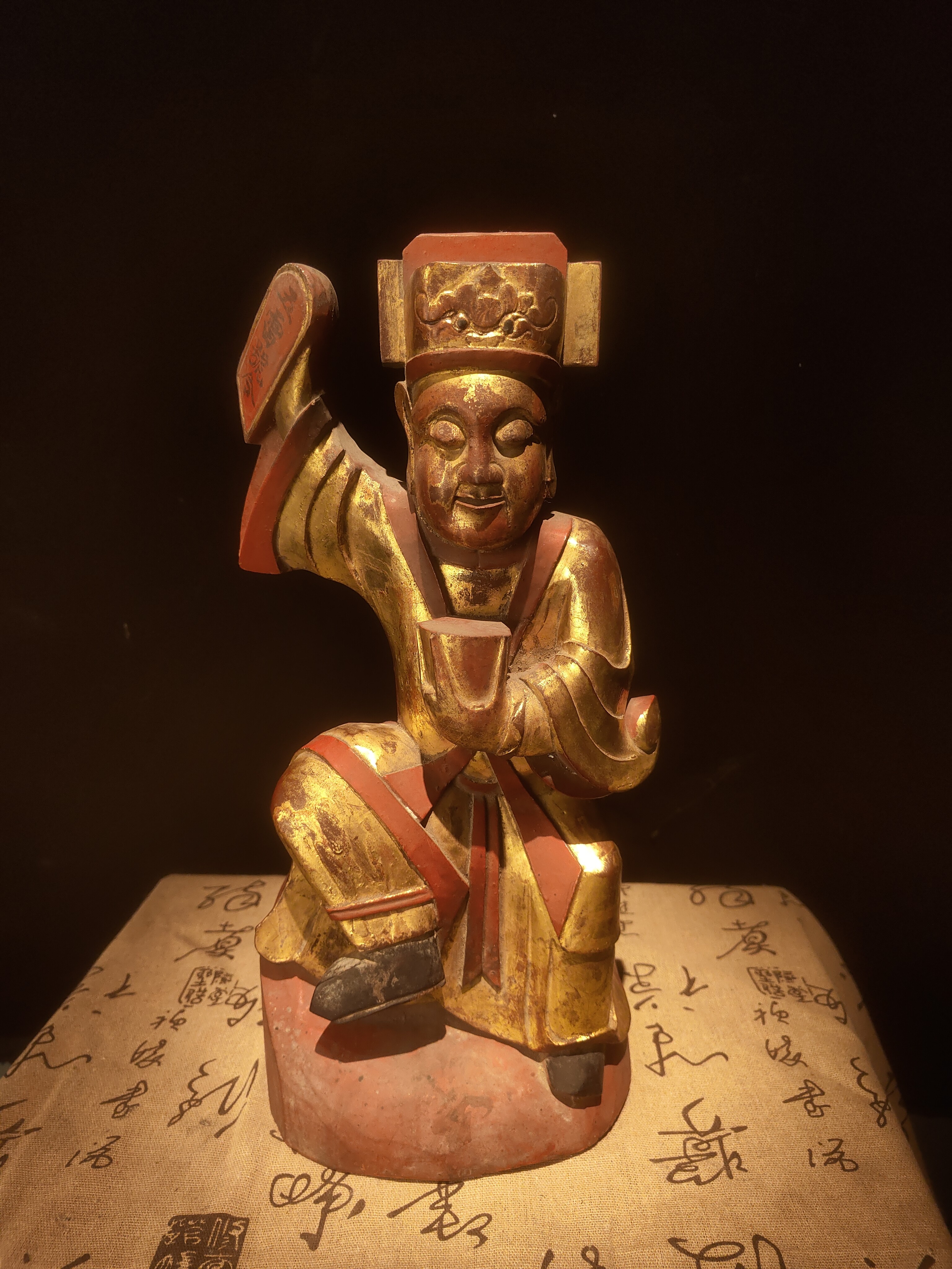 木头人物造像法王