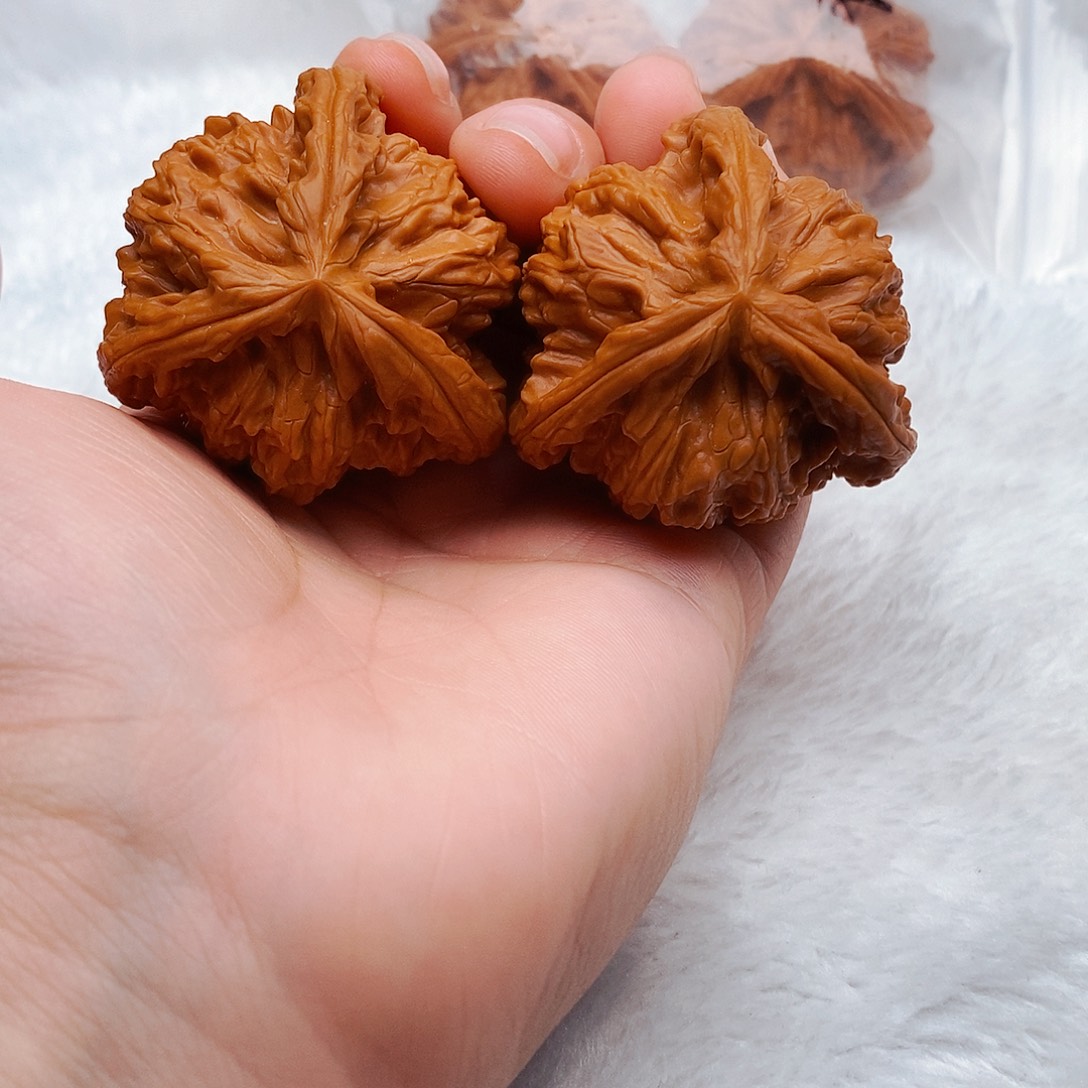 铭***心文玩核桃吊坠三棱