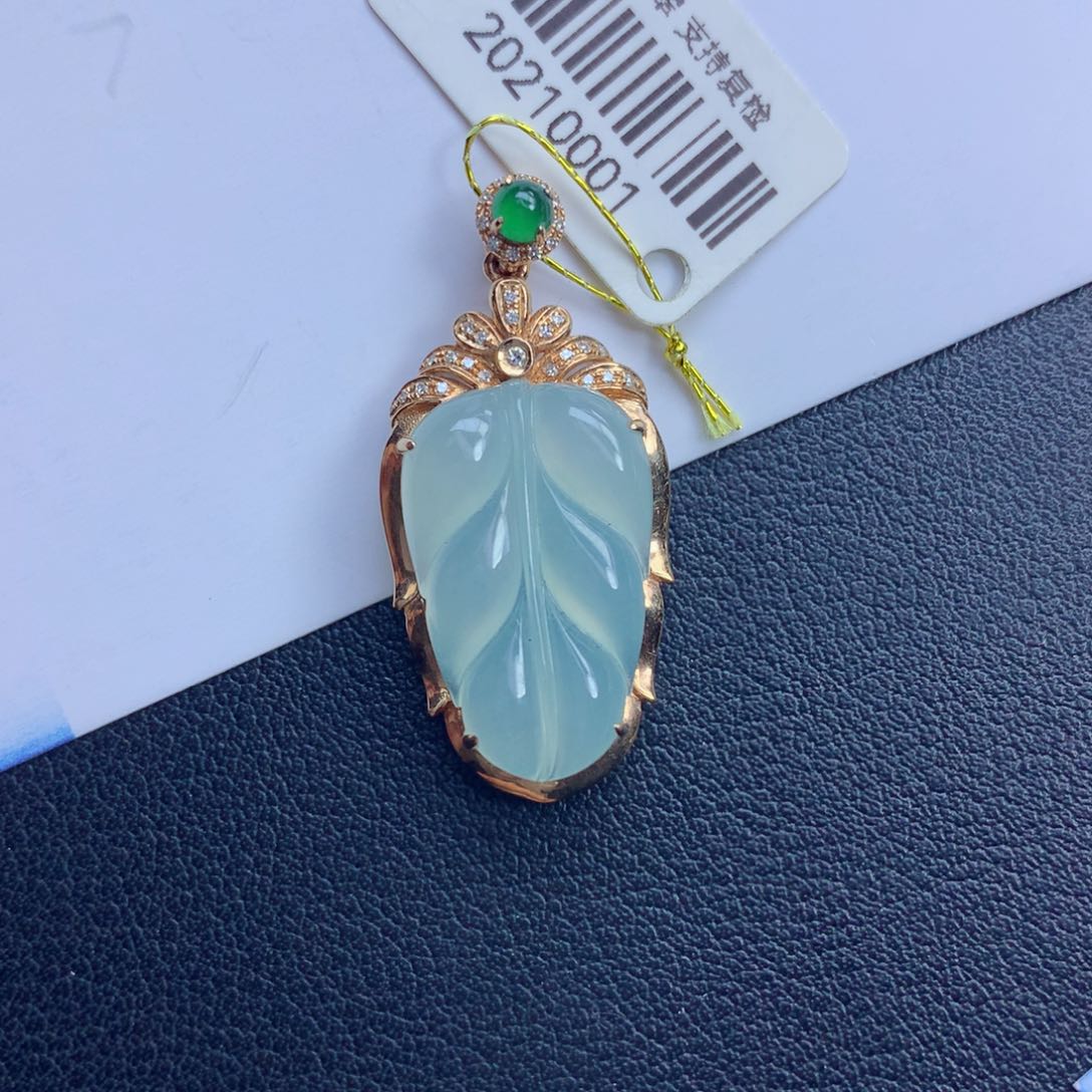 翡翠颈饰未镶嵌金枝玉叶