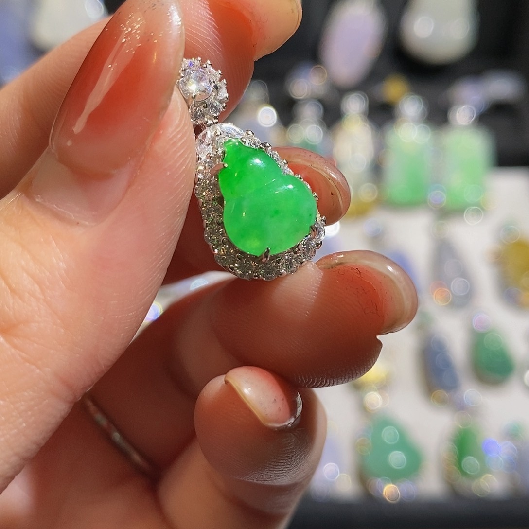 翡翠颈饰银S925镶嵌天然翡翠