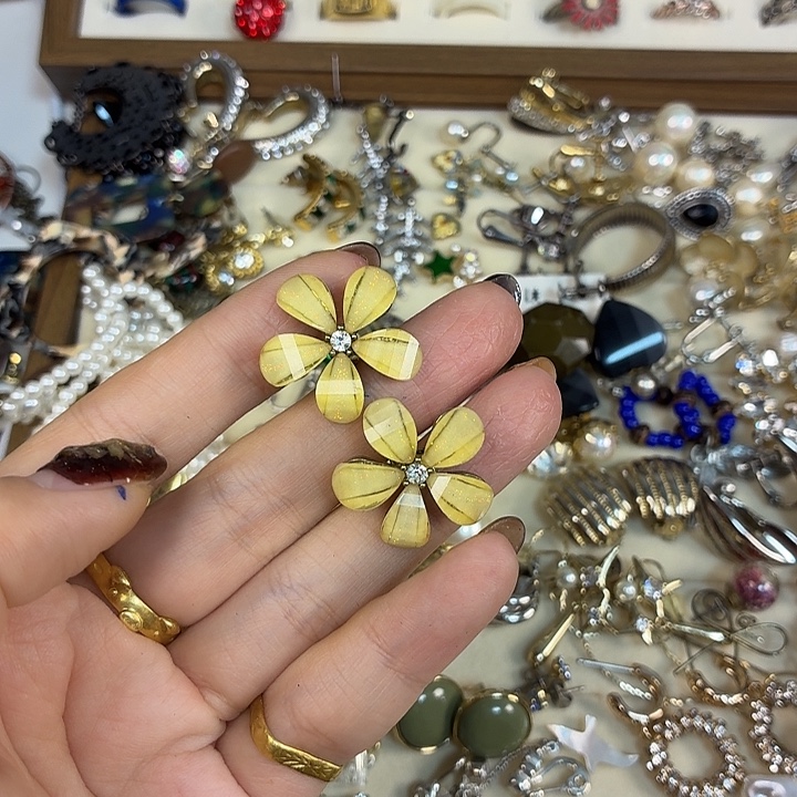 姜***、琉璃纯铜合金中古饰品默认微瑕