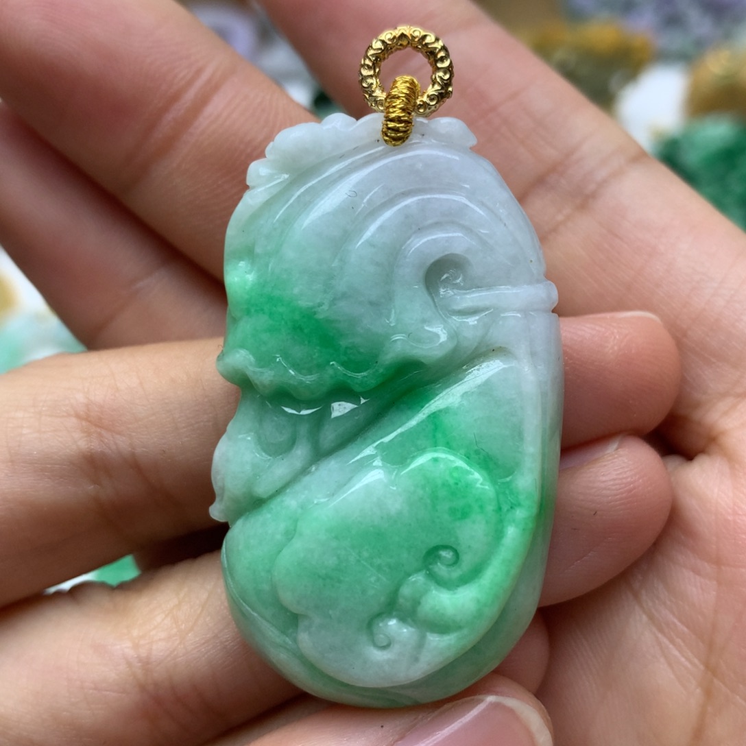 翡翠颈饰未镶嵌翡翠