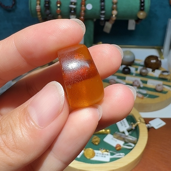 蜜蜡吊坠(不含链)未镶嵌22.7*11.8mm